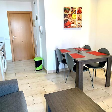 Edifici Violetta Apartment Empuriabrava Room photo