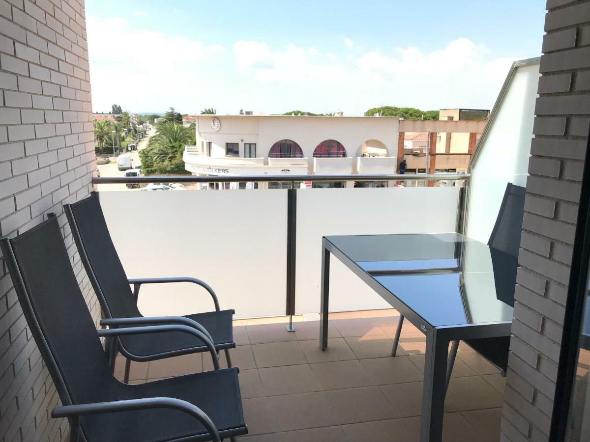 Edifici Violetta Apartment Empuriabrava Exterior photo